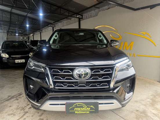 TOYOTA-HILUX SW4-2.8 D-4D TURBO DIESEL SRX 7L 4X4 AUTOMÁTICO TOYOTA-HILUX SW4-2021
