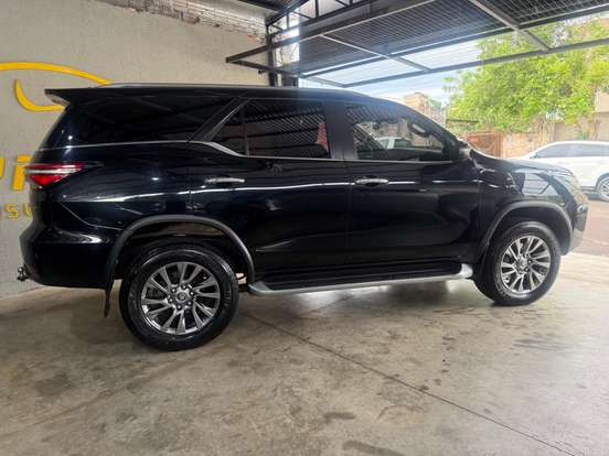 TOYOTA-HILUX SW4-2.8 D-4D TURBO DIESEL SRX 7L 4X4 AUTOMÁTICO TOYOTA-HILUX SW4-2021