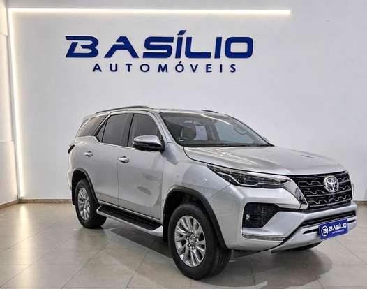 TOYOTA-HILUX SW4-2022