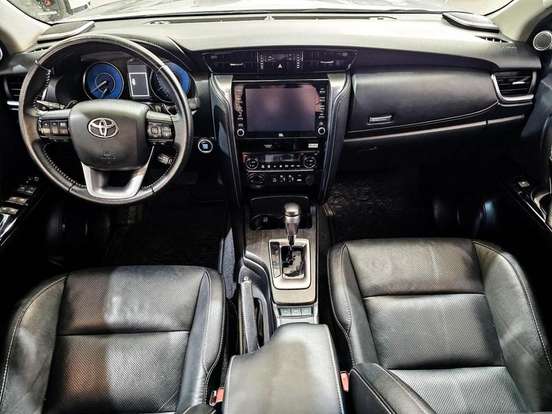 TOYOTA-HILUX SW4-2022