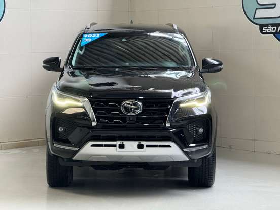 TOYOTA-HILUX SW4-2022