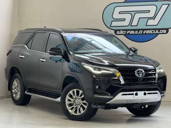TOYOTA-HILUX SW4-2.8 D-4D TURBO DIESEL SRX 7L 4X4 AUTOMÁTICO TOYOTA-HILUX SW4-2022