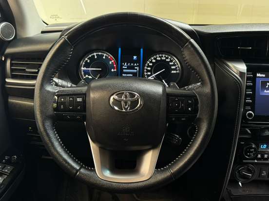 TOYOTA-HILUX SW4-2.8 D-4D TURBO DIESEL SRX 7L 4X4 AUTOMÁTICO TOYOTA-HILUX SW4-2022