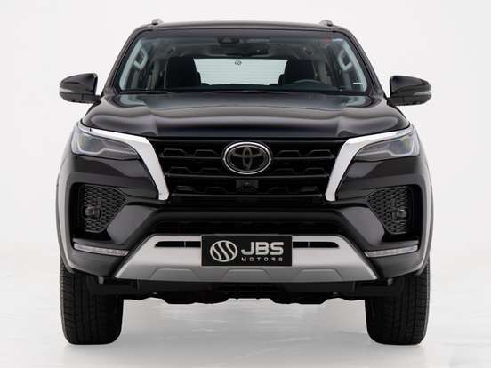 TOYOTA-HILUX SW4-2.8 D-4D TURBO DIESEL SRX 7L 4X4 AUTOMÁTICO TOYOTA-HILUX SW4-2023