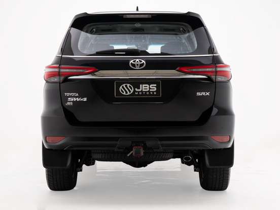 TOYOTA-HILUX SW4-2.8 D-4D TURBO DIESEL SRX 7L 4X4 AUTOMÁTICO TOYOTA-HILUX SW4-2023