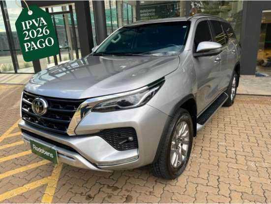 TOYOTA-HILUX SW4-2023