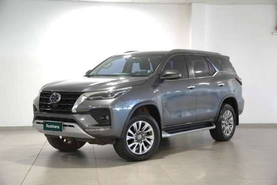 TOYOTA-HILUX SW4-2.8 D-4D TURBO DIESEL SRX 7L 4X4 AUTOMÁTICO TOYOTA-HILUX SW4-2021