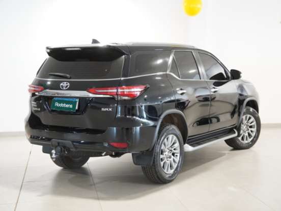 TOYOTA-HILUX SW4-2.8 D-4D TURBO DIESEL SRX 7L 4X4 AUTOMÁTICO TOYOTA-HILUX SW4-2023