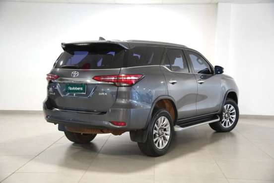 TOYOTA-HILUX SW4-2021