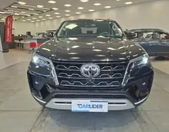 TOYOTA HILUX SW4 2.8 D-4D TURBO DIESEL SRX 7L 4X4 AUTOMÁTICO TOYOTA HILUX SW4 2.8 D-4D TURBO DIESEL SRX 7L 4X4 AUTOMÁTICO