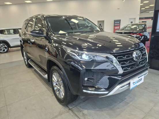 TOYOTA-HILUX SW4-2023