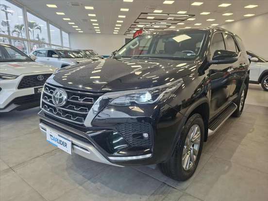 TOYOTA-HILUX SW4-2.8 D-4D TURBO DIESEL SRX 7L 4X4 AUTOMÁTICO TOYOTA-HILUX SW4-2023