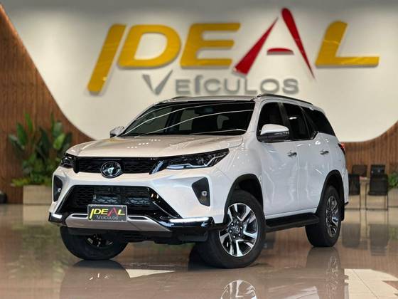 TOYOTA HILUX SW4 2.8 D-4D TURBO DIESEL SRX PLATINUM 4X4 AUTOMÁTICO