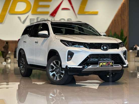 TOYOTA-HILUX SW4-2025