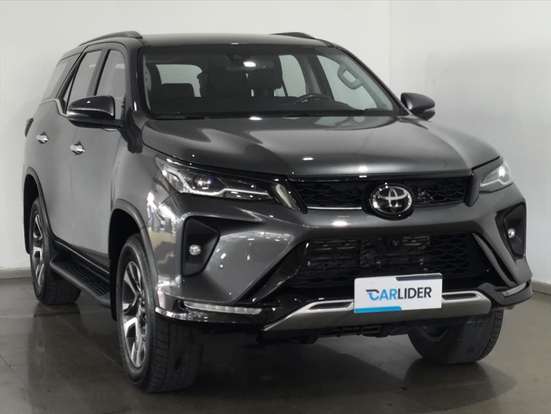 TOYOTA-HILUX SW4-2024