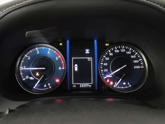 TOYOTA-HILUX SW4-2024