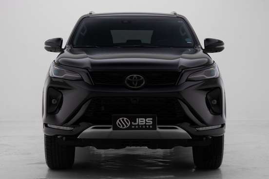 TOYOTA-HILUX SW4-2.8 D-4D TURBO DIESEL SRX PLATINUM 7L 4X4 AUTOMÁTICO TOYOTA-HILUX SW4-2024