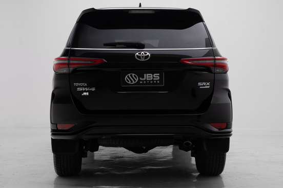 TOYOTA-HILUX SW4-2024