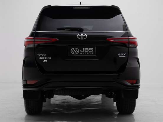 TOYOTA-HILUX SW4-2.8 D-4D TURBO DIESEL SRX PLATINUM 7L 4X4 AUTOMÁTICO TOYOTA-HILUX SW4-2024