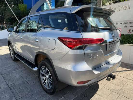 TOYOTA-HILUX SW4-2018