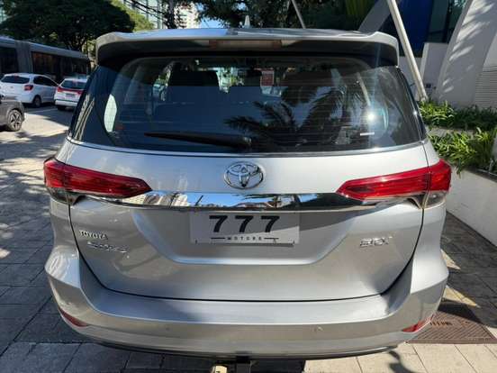 TOYOTA-HILUX SW4-2018