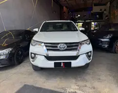 TOYOTA HILUX SW4 2.8 SRX 4X4 16V TURBO INTERCOOLER DIESEL 4P AUTOMÁTICO TOYOTA HILUX SW4 2.8 SRX 4X4 16V TURBO INTERCOOLER DIESEL 4P AUTOMÁTICO