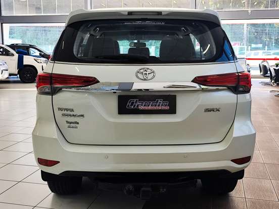 TOYOTA-HILUX SW4-2016