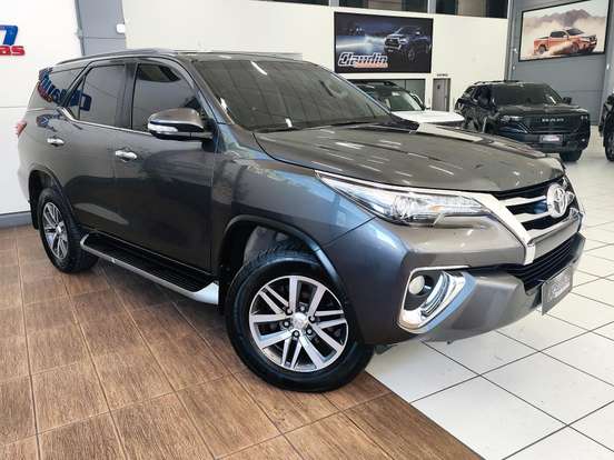 TOYOTA-HILUX SW4-2.8 SRX 4X4 16V TURBO INTERCOOLER DIESEL 4P AUTOMÁTICO TOYOTA-HILUX SW4-2016
