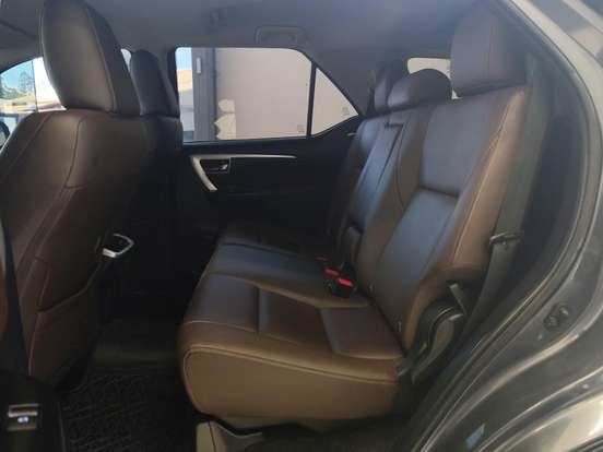 TOYOTA-HILUX SW4-2016