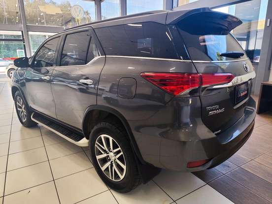 TOYOTA-HILUX SW4-2016