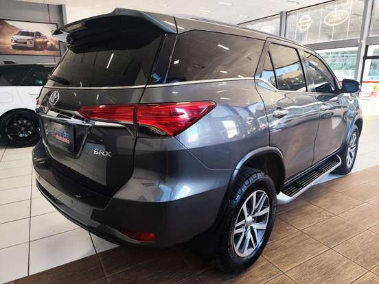 TOYOTA-HILUX SW4-2016