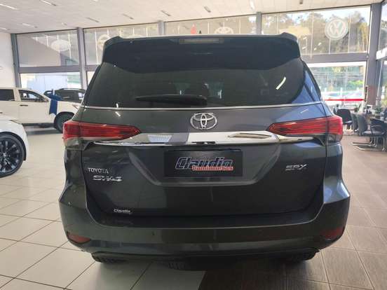 TOYOTA-HILUX SW4-2016