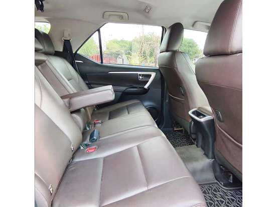 TOYOTA-HILUX SW4-2.8 SRX 4X4 16V TURBO INTERCOOLER DIESEL 4P AUTOMÁTICO TOYOTA-HILUX SW4-2019