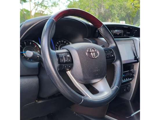 TOYOTA-HILUX SW4-2.8 SRX 4X4 16V TURBO INTERCOOLER DIESEL 4P AUTOMÁTICO TOYOTA-HILUX SW4-2019