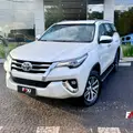 TOYOTA HILUX SW4 2.8 SRX 4X4 7 LUGARES 16V TURBO INTERCOOLER DIESEL 4P AUTOMÁTICO TOYOTA HILUX SW4 2.8 SRX 4X4 7 LUGARES 16V TURBO INTERCOOLER DIESEL 4P AUTOMÁTICO