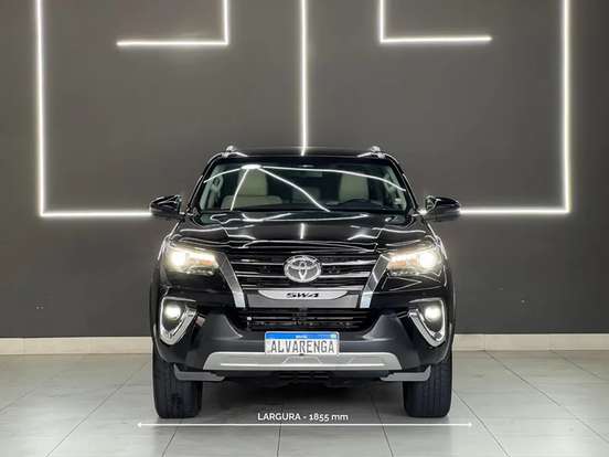 TOYOTA-HILUX SW4-2.8 SRX DIAMOND 4X4 7 LUGARES 16V TURBO INTERCOOLER DIESEL 4P AUTOMÁTICO TOYOTA-HILUX SW4-2019