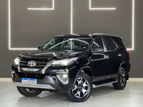 TOYOTA-HILUX SW4-2019