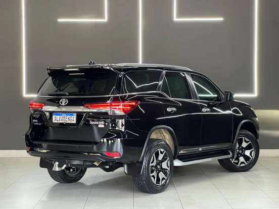 TOYOTA-HILUX SW4-2019