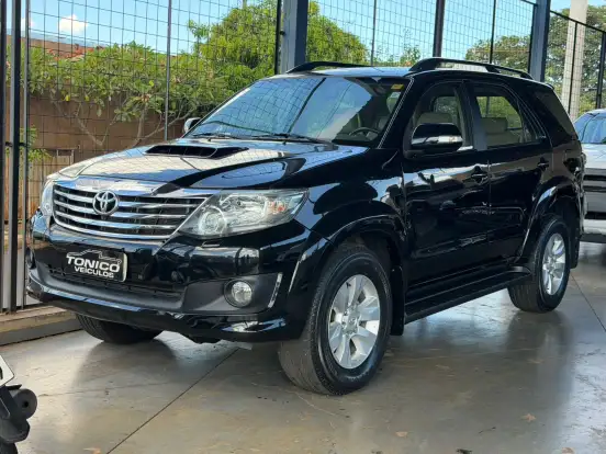 TOYOTA-HILUX SW4-2012