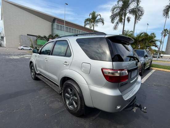 TOYOTA-HILUX SW4-2010