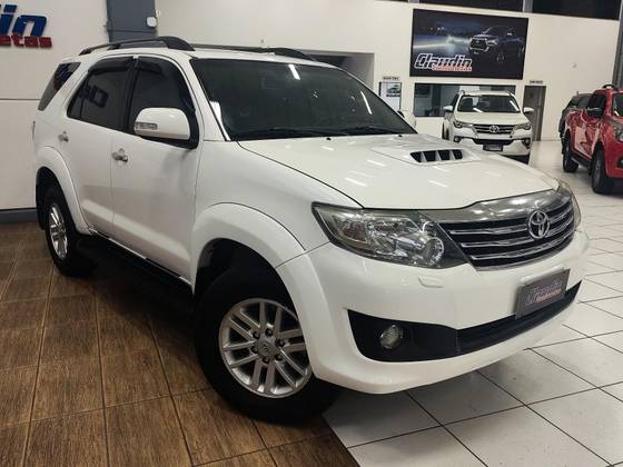 TOYOTA HILUX SW4 3.0 SRV 4X4 16V TURBO INTERCOOLER DIESEL 4P AUTOMÁTICO