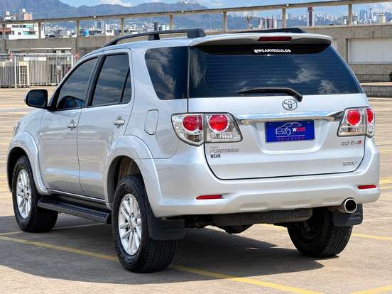 TOYOTA-HILUX SW4-3.0 SRV 4X4 16V TURBO INTERCOOLER DIESEL 4P AUTOMÁTICO TOYOTA-HILUX SW4-2012