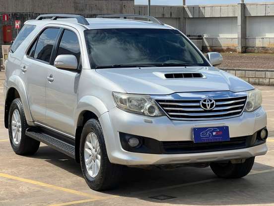 TOYOTA-HILUX SW4-2012