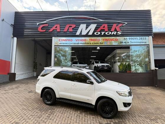 TOYOTA HILUX SW4 3.0 SRV 4X4 7 LUGARES 16V TURBO INTERCOOLER DIESEL 4P AUTOMÁTICO