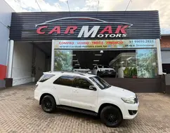 TOYOTA HILUX SW4 3.0 SRV 4X4 7 LUGARES 16V TURBO INTERCOOLER DIESEL 4P AUTOMÁTICO TOYOTA HILUX SW4 3.0 SRV 4X4 7 LUGARES 16V TURBO INTERCOOLER DIESEL 4P AUTOMÁTICO