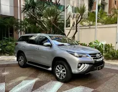 TOYOTA HILUX SW4 4.0 SRX 4X4 7 LUGARES V6 24V GASOLINA 4P AUTOMÁTICO TOYOTA HILUX SW4 4.0 SRX 4X4 7 LUGARES V6 24V GASOLINA 4P AUTOMÁTICO