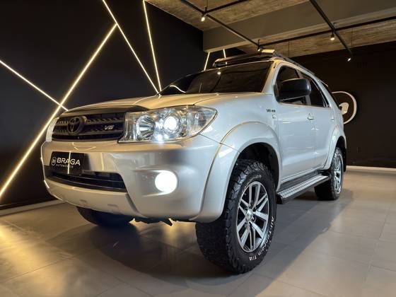 TOYOTA HILUX SW4 4.0 SRV 4X4 V6 24V GASOLINA 4P AUTOMÁTICO