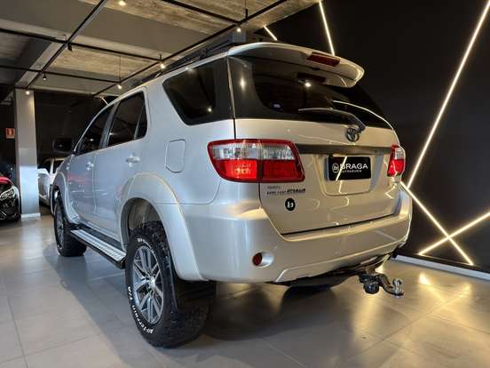 TOYOTA-HILUX SW4-2010