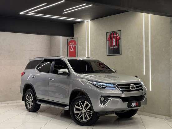 TOYOTA-HILUX SW4-2016
