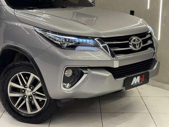 TOYOTA-HILUX SW4-2016